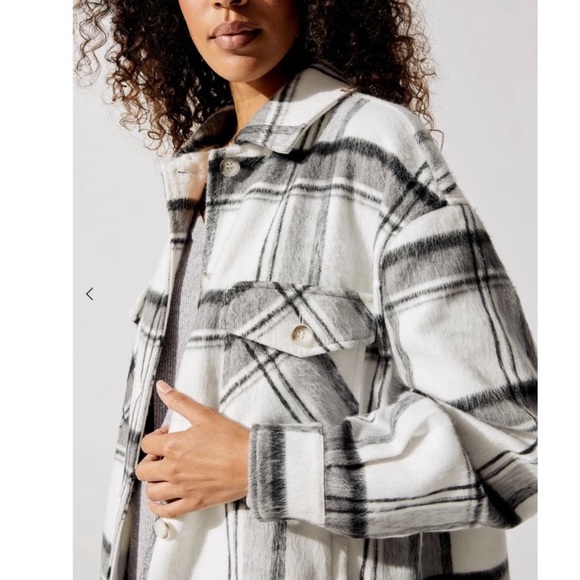 CARBON38 Boyfriend Plaid Shacket - Picture 5 of 12